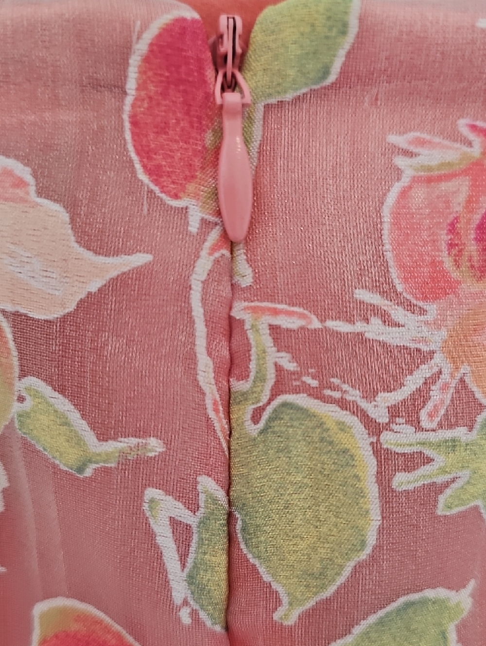 Neiman Marcus Coral Pink Floral Pencil Skirt,  Sheer Overlay. Size 4 - Picture 4 of 9